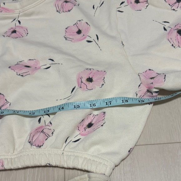 Arizona Jean Company Floral Top And High Waist Shorts in Pink and Cream Set - Picture 5 of 9